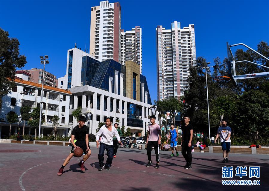 （在習(xí)近平新時代中國特色社會主義思想指引下——新時代新作為新篇章·總書記關(guān)切開放事·圖文互動）（4）以開放作楫 揚(yáng)創(chuàng)新之帆——深圳“先行示范”再啟航