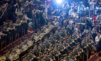 軍樂團(tuán)在演奏