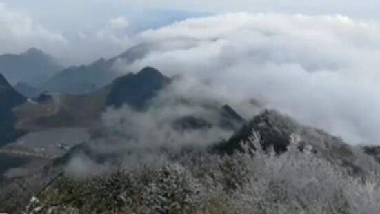 四川華鎣：雪景云海宛如山水畫卷