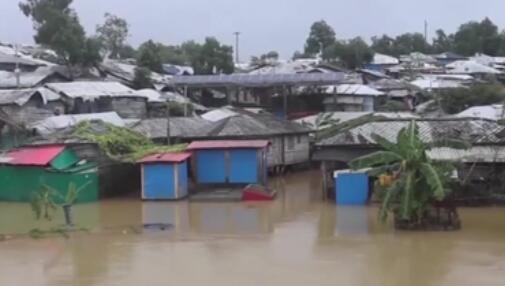 天災(zāi)！暴雨傾盆 孟加拉國(guó)難民村30萬(wàn)人被困