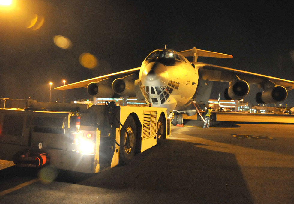 中國空軍克服不利因素全力搜尋馬航失聯(lián)客機(jī)