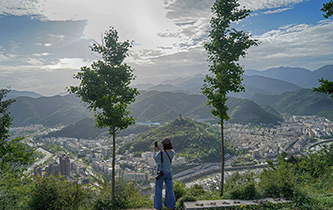 天空之眼瞰汶川地震災區(qū)十年巨變